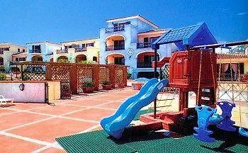 Ξενοδοχείο με διαμερίσματα Riva Azzurra 4*