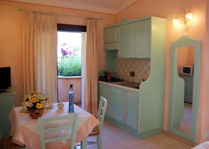 里瓦阿祖拉公寓式酒店 4* 坎尼吉翁