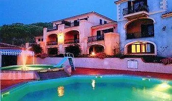 公寓式酒店 里瓦阿祖拉公寓式酒店 4*