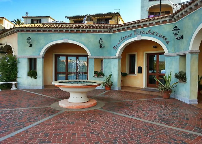 里瓦阿祖拉公寓式酒店 4*