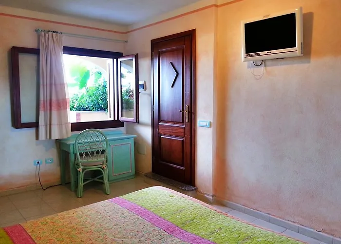 里瓦阿祖拉公寓式酒店 4* 坎尼吉翁