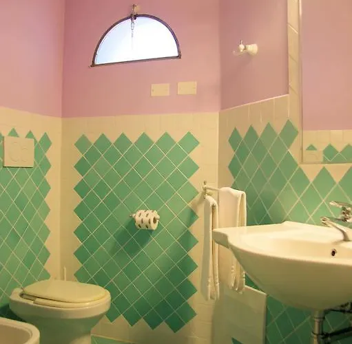 里瓦阿祖拉公寓式酒店 4*