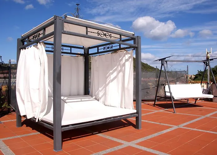 里瓦阿祖拉公寓式酒店 4* 坎尼吉翁