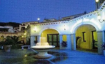 里瓦阿祖拉公寓式酒店